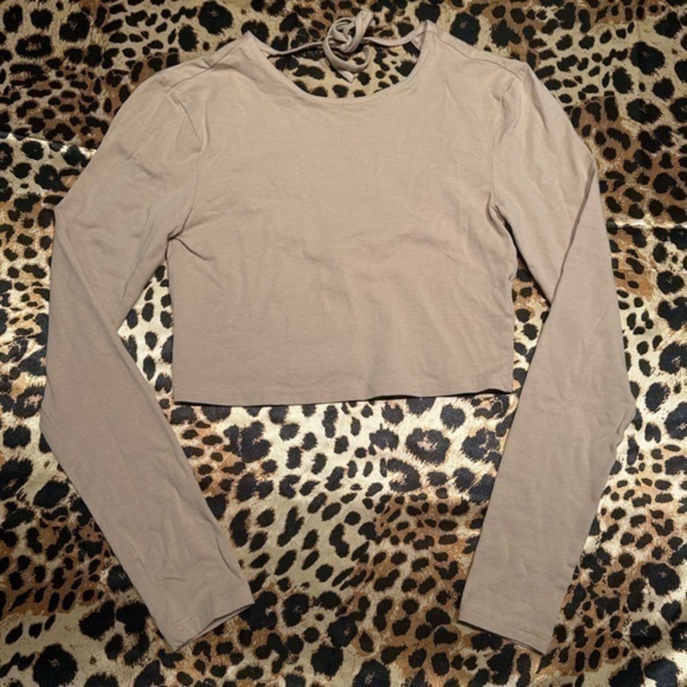 H&M Tan Cropped Open Back Long Sleeve